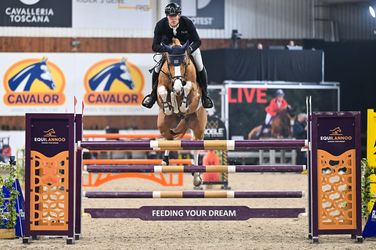 Janeiro de Bieville jumping 3